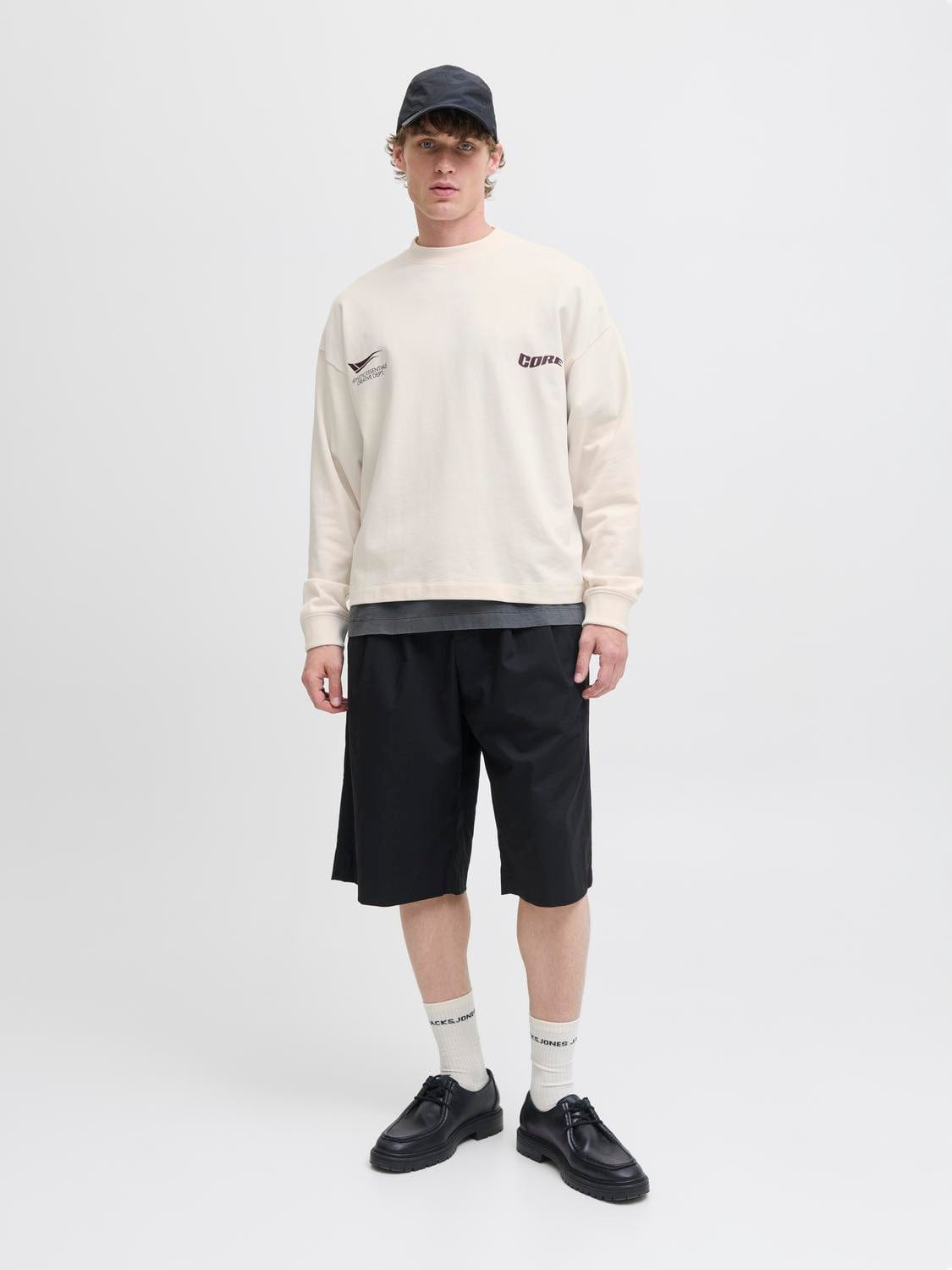 model_shot-front_full